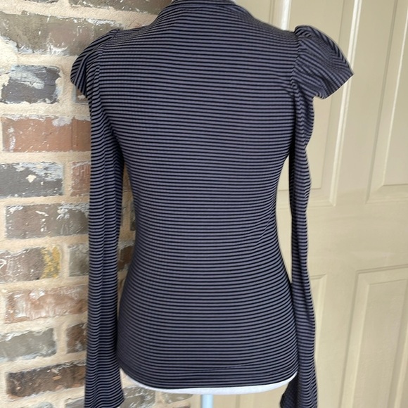 NWT Ella Moss Sandy Drape Gray Striped Top Fitted Puff Shoulder V-Neck Size S - Picture 5 of 9